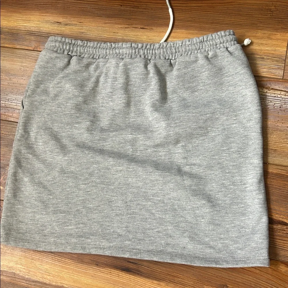 HEM & THREAD sweatshirt skirt in heather gray size small pockets comfy